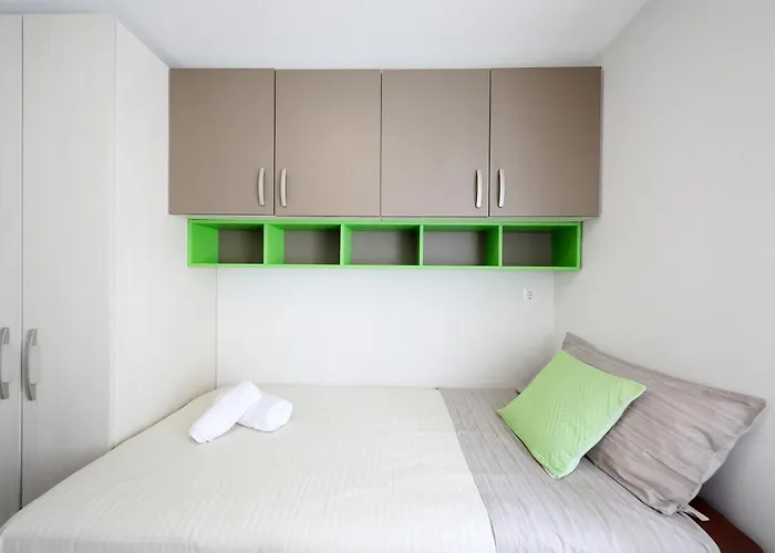 S Apartment